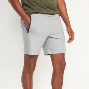 Old Navy Active Dynamic Fleece Men’s Gray Interior Drawstring Shorts Size Medium